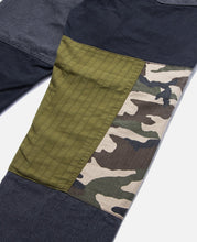 Load image into Gallery viewer, Cropped Boro Pants Rinse (Black)

